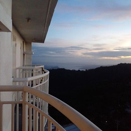 Condo With Free Swimming Pool & Viewing Deck Tagaytay City Rum bild